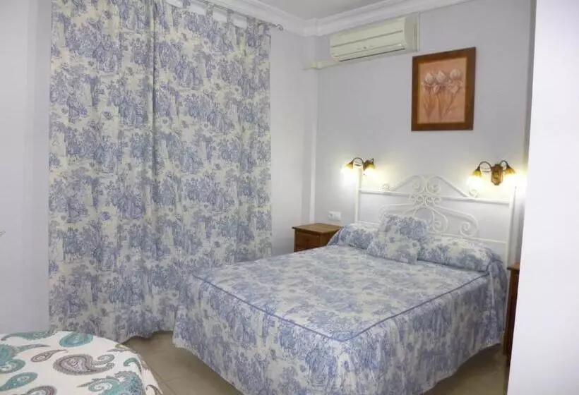 Retkeilymaja Hostal Virgen Del Rocio