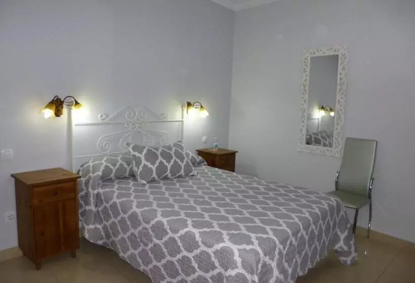 Retkeilymaja Hostal Virgen Del Rocio