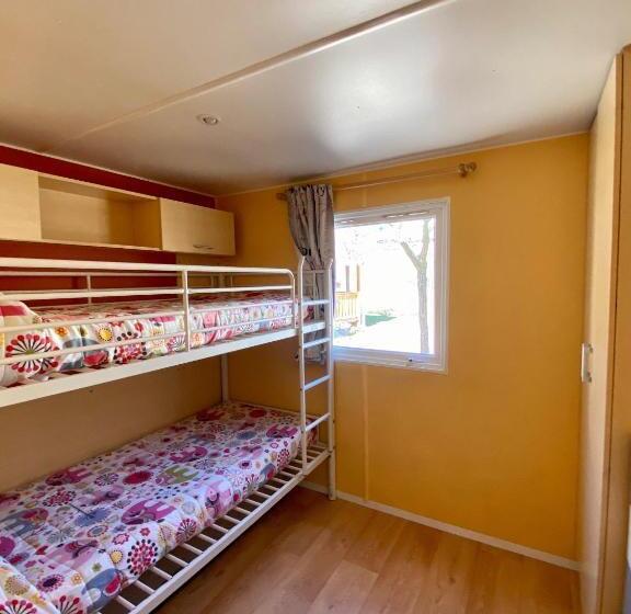 Campalans Hotel Rural Bungalows Mobilhomes