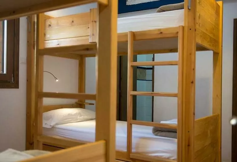 Crux Albergue
