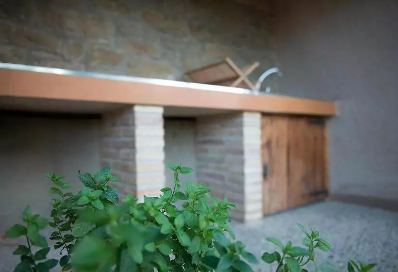 Crux Albergue