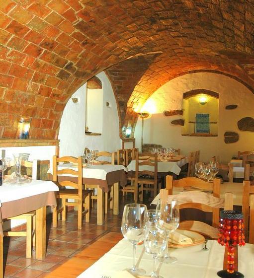 Отель La Casa Grande De Alpandeire