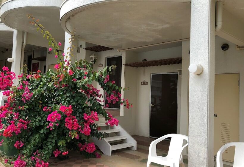 Отель Key West Club Okinawa