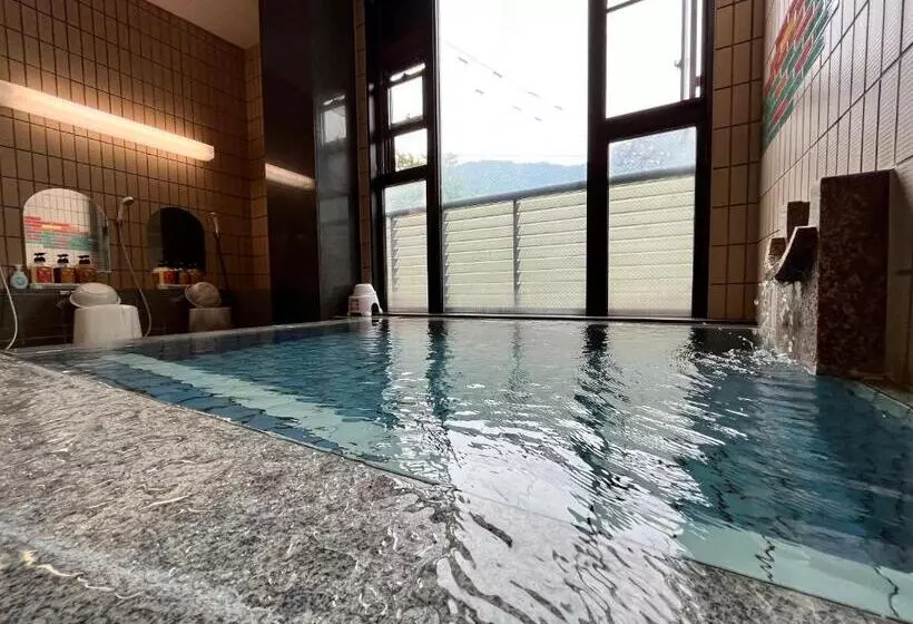 旅館 Gokayama Onsen Akaokan
