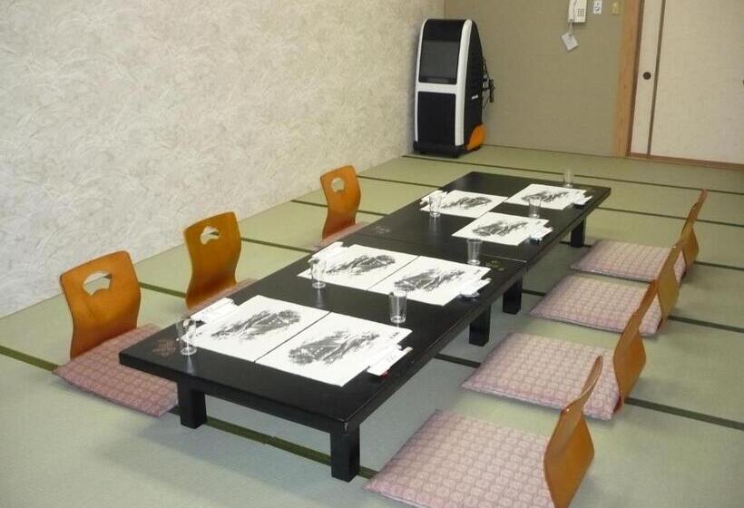 旅館 Gokayama Onsen Akaokan