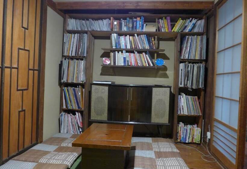 Small World Guest House   Hostel