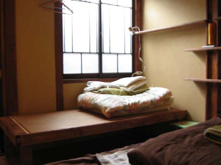 Small World Guest House   Hostel