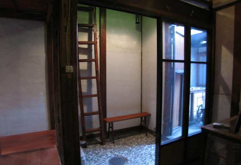 Small World Guest House   Hostel