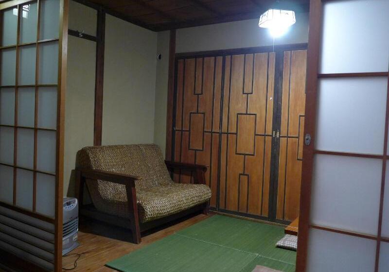 Small World Guest House   Hostel