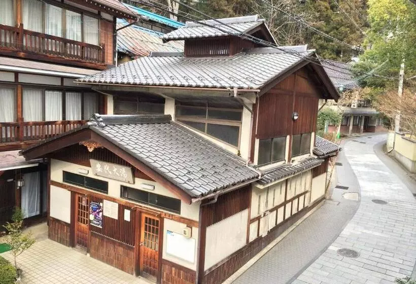 ریوکان Yudanaka Onsen Yamazakiya