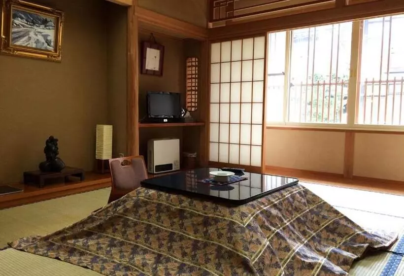 ریوکان Yudanaka Onsen Yamazakiya