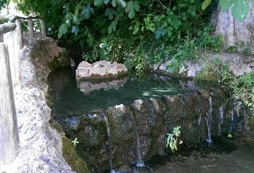 تختخواب و صبحانه Chorros Del Río Mundo