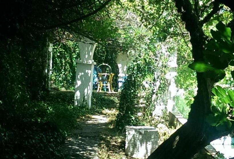 تختخواب و صبحانه Chorros Del Río Mundo