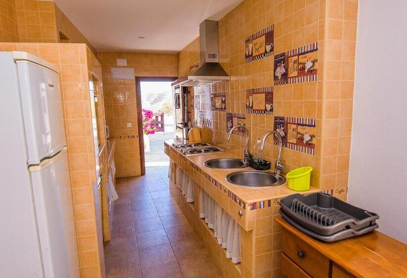 مبيت وإفطار Cortijo 4 Elementos