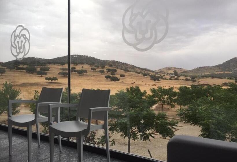 فندق Complejo Leo 24h