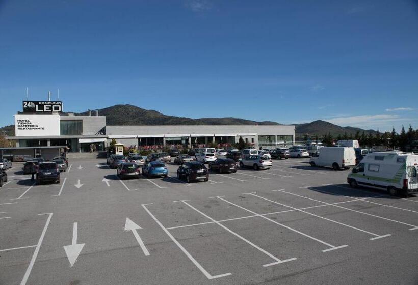 فندق Complejo Leo 24h