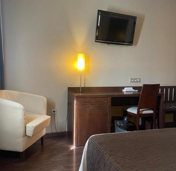 فندق Complejo Leo 24h