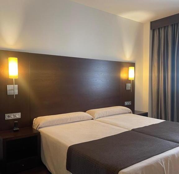 فندق Complejo Leo 24h