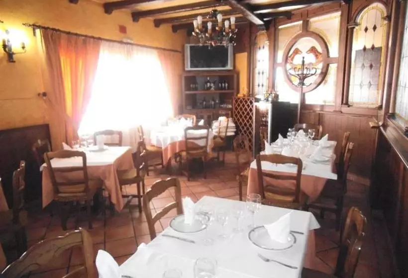 ホテル Hostal Los Galgos