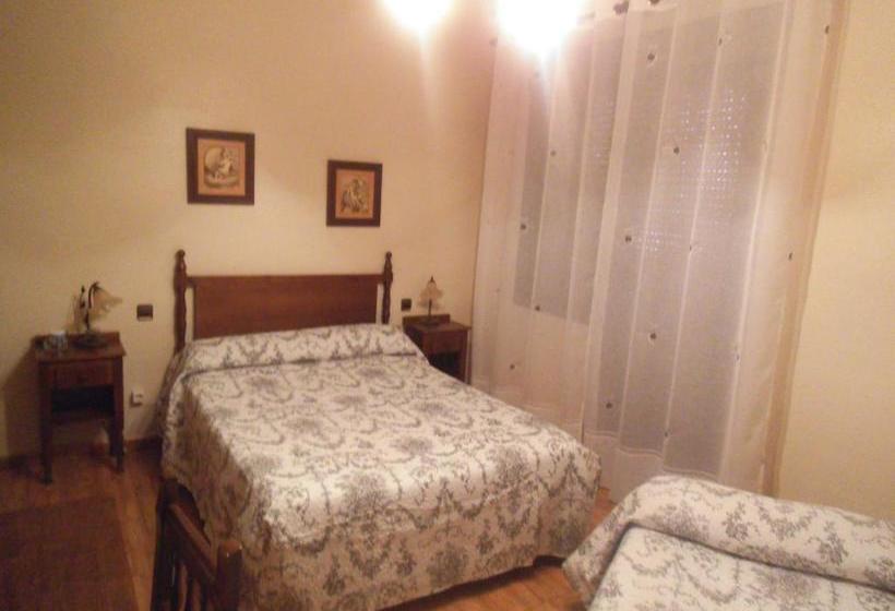 Отель Hostal Los Galgos