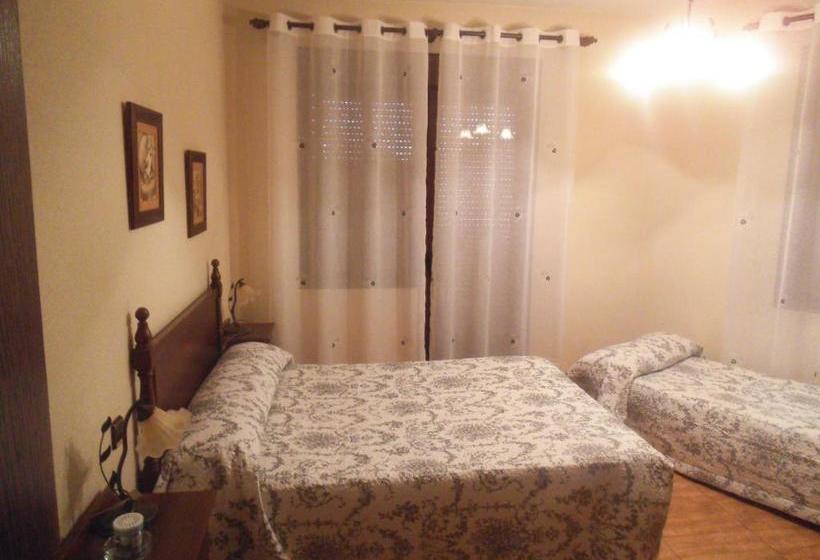Отель Hostal Los Galgos