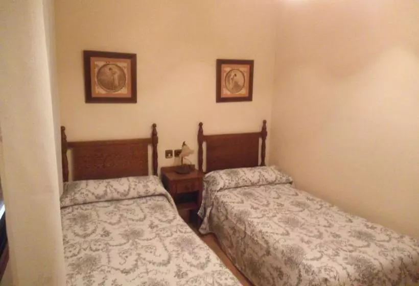 ホテル Hostal Los Galgos