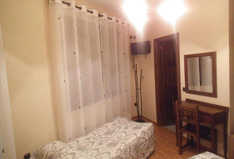 Отель Hostal Los Galgos