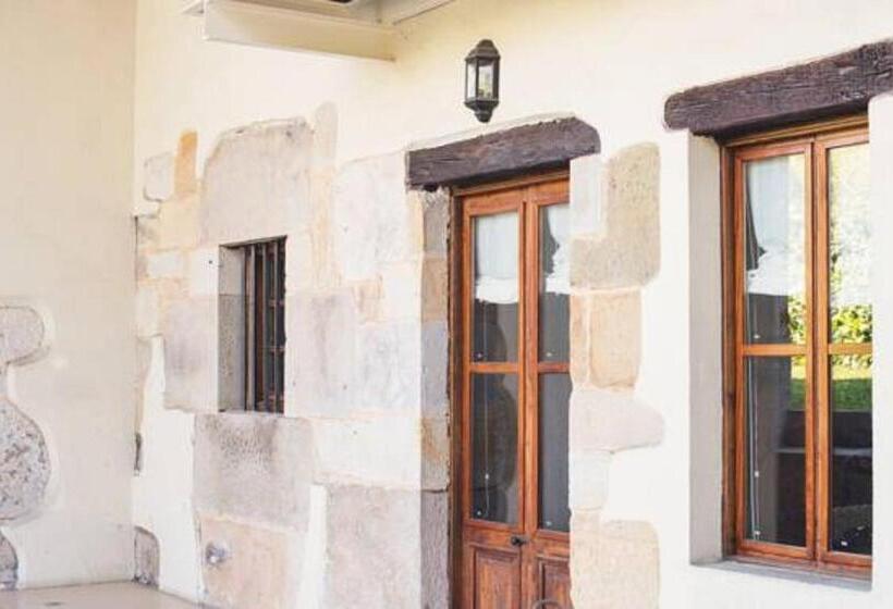 בית מלון כפרי Konbenio