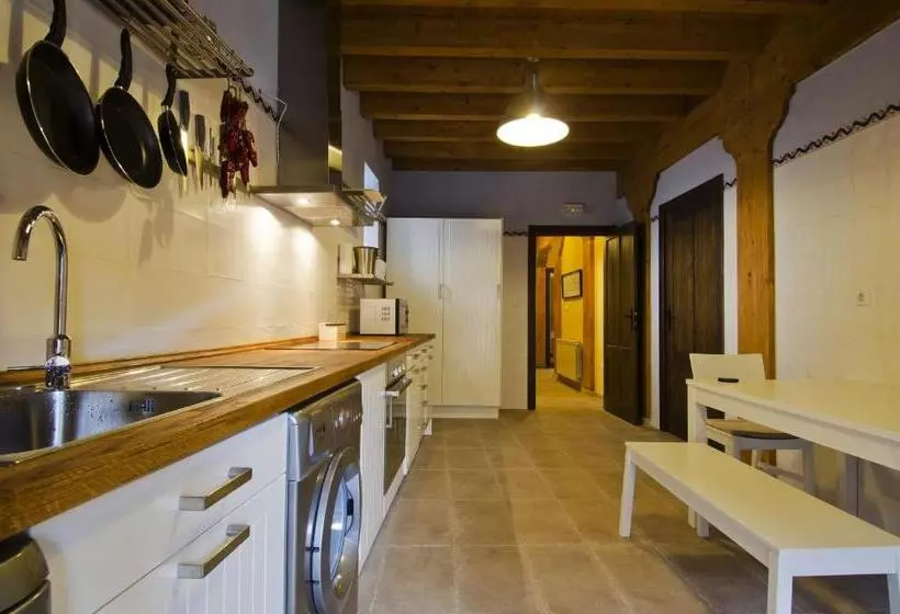 هتل La Casona De La Mesta