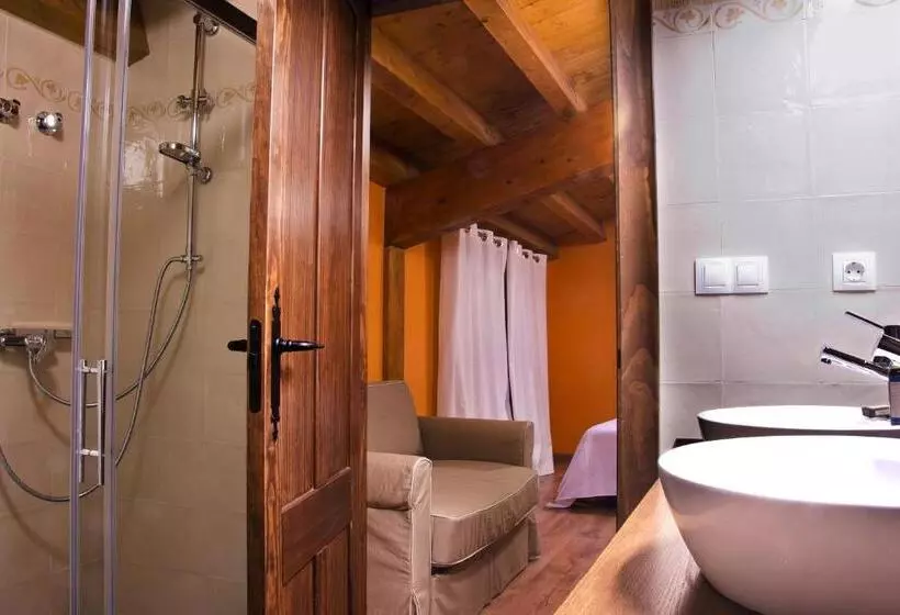 هتل La Casona De La Mesta