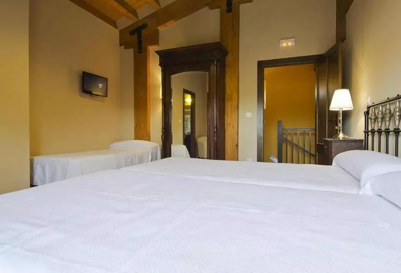 هتل La Casona De La Mesta
