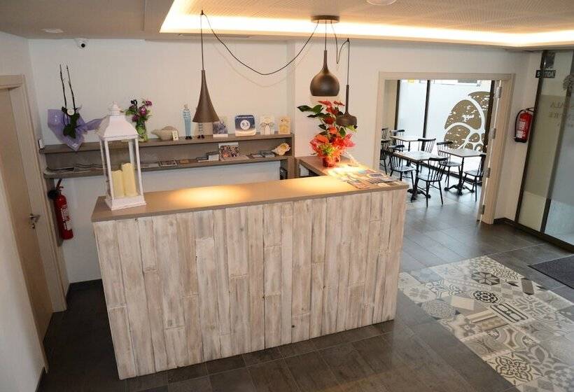 هتل L'escala Centre