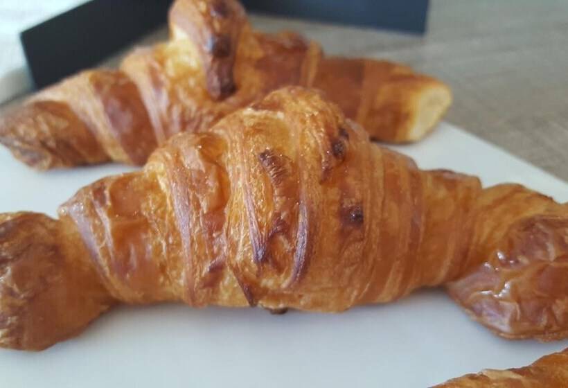 هتل L'escala Centre