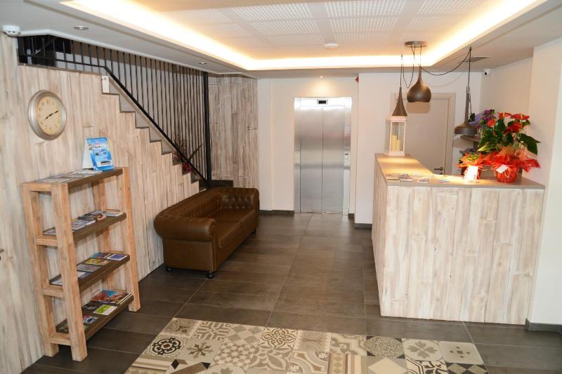 هتل L'escala Centre