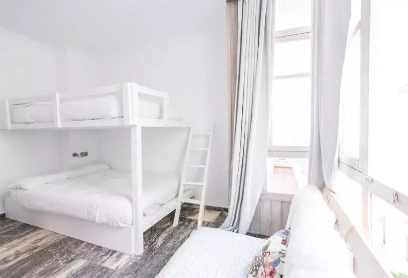 La Cocotera Boutique Hostel & Coworking