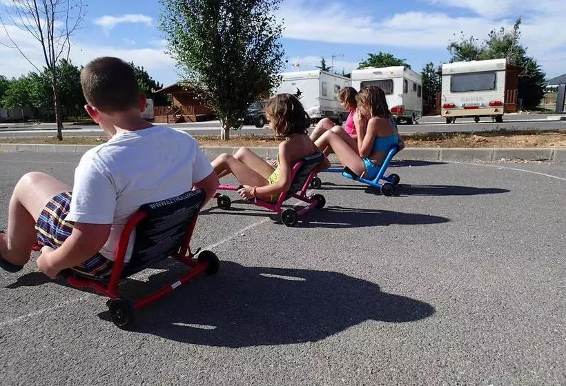 اقامتگاه Camping La Sierrecilla
