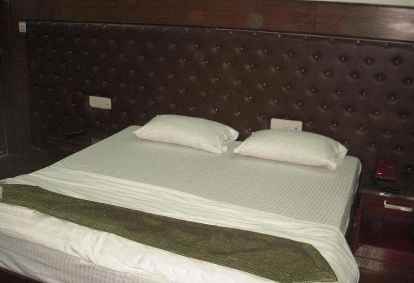 تختخواب و صبحانه Rams Inn