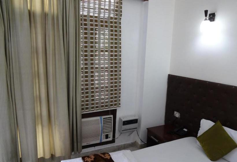 تختخواب و صبحانه Rams Inn