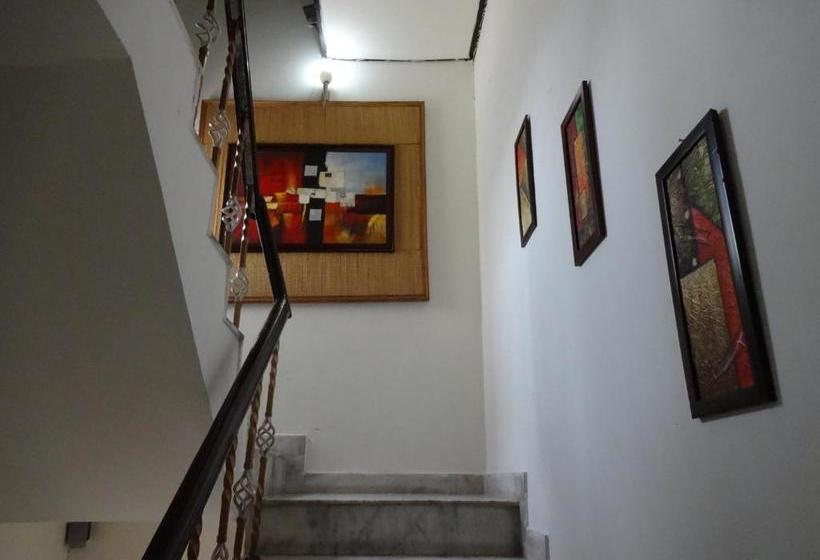 تختخواب و صبحانه Rams Inn