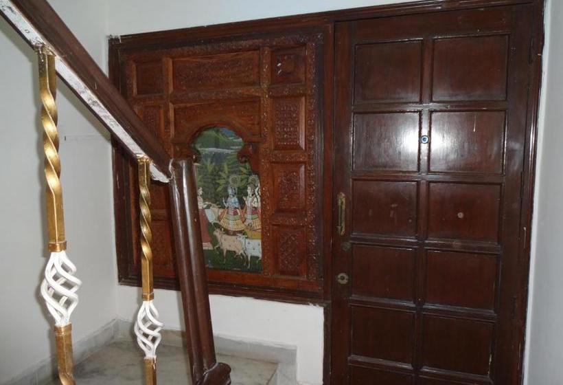 تختخواب و صبحانه Rams Inn