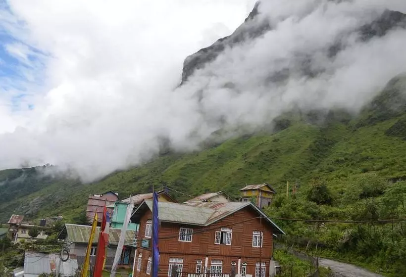 Hotelli Delight Royal Lachung