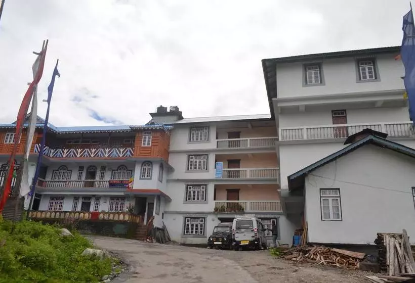 Hotelli Delight Royal Lachung
