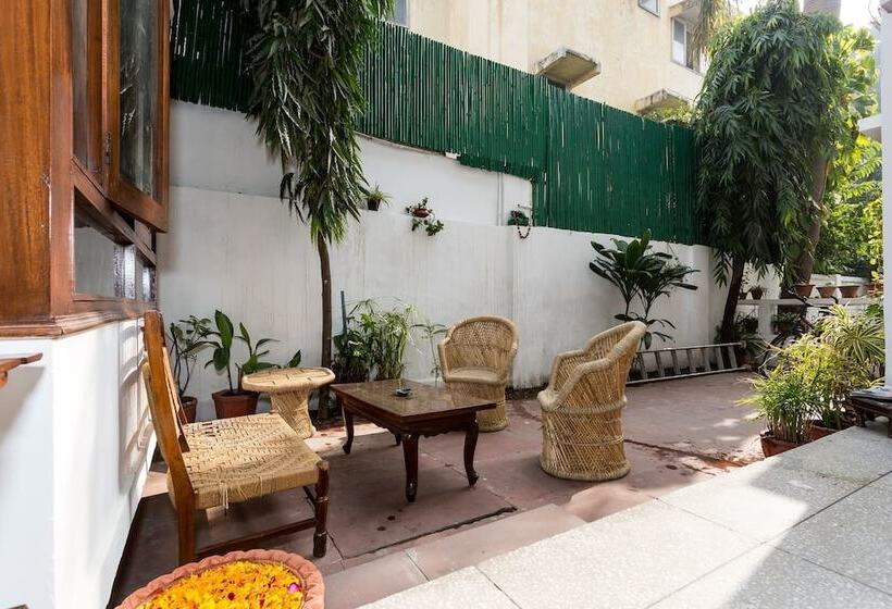 Eleven Bed & Breakfast