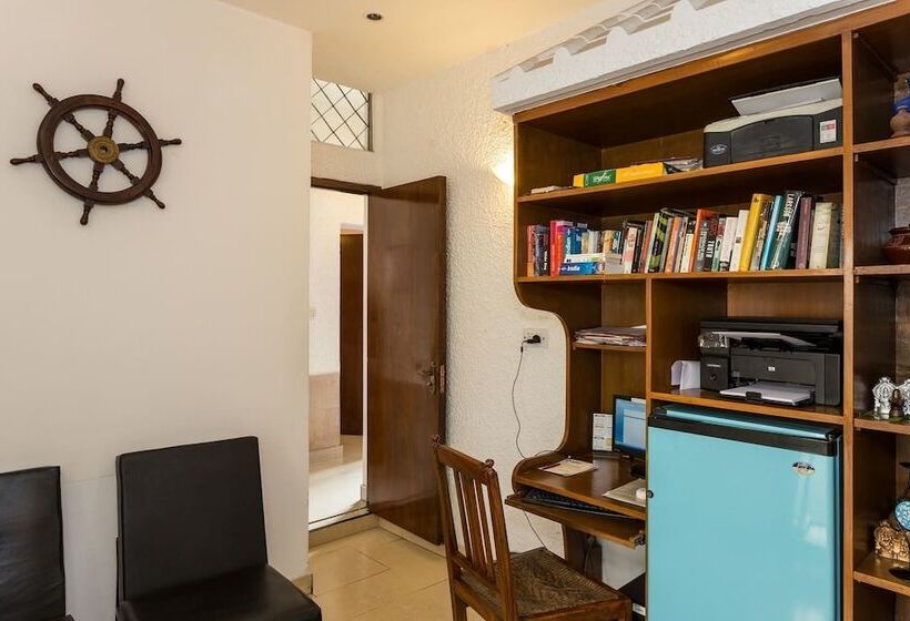 Eleven Bed & Breakfast