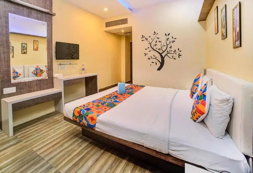 Fabhotel Bee Town