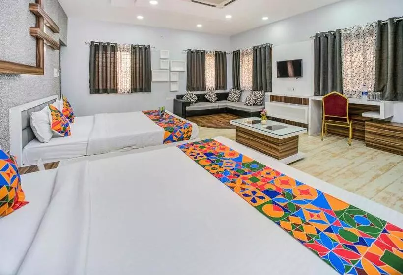 Fabhotel Bee Town