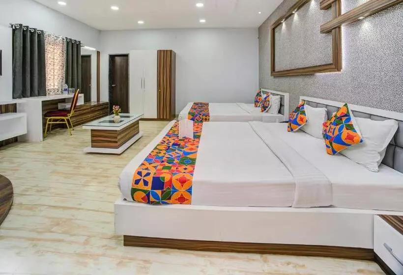 Fabhotel Bee Town