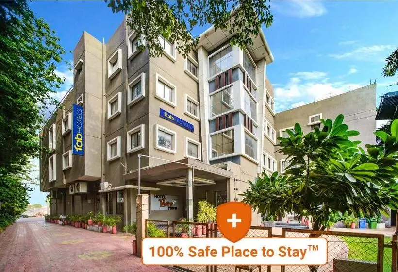 Fabhotel Bee Town