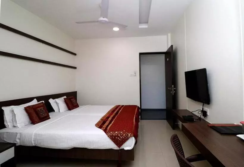 Hotelli Girnar