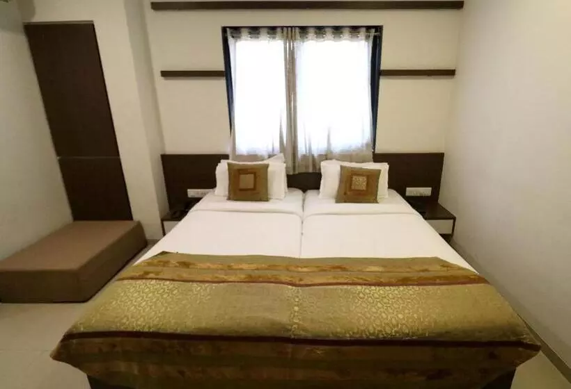 Hotelli Girnar
